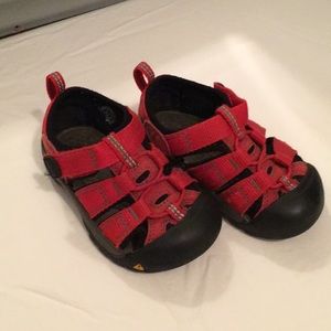 Red Keens only worn a few times